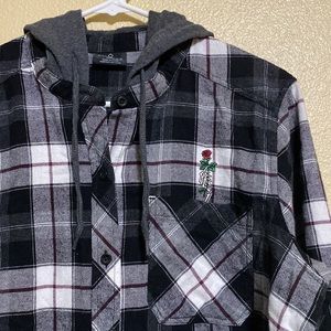 Empyre flannel with hood, skeleton hand with rose. Size L